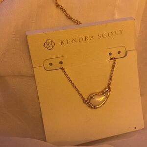 KENDRA SCOTT Tansy Rose Gold Pendant Necklace in Ivory Pearl